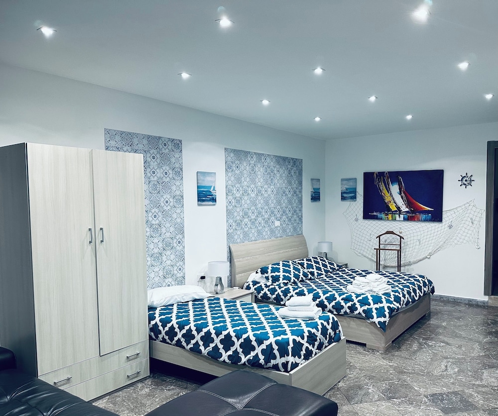 Deluxe Triple Room, Courtyard View, Annex Building photo 1