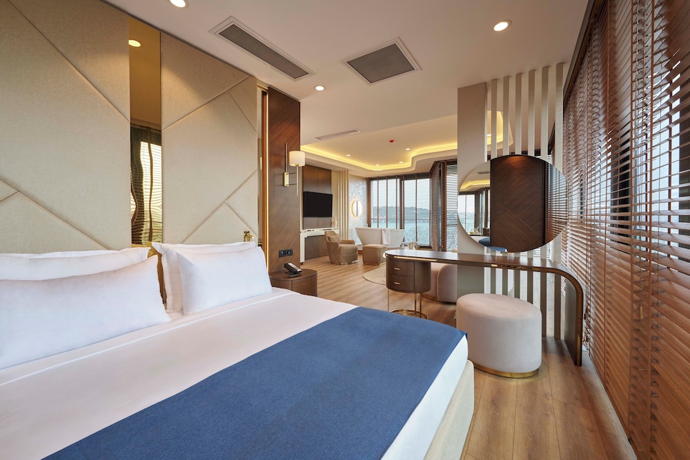 Istanbul Suite, Bosphorus View photo 1