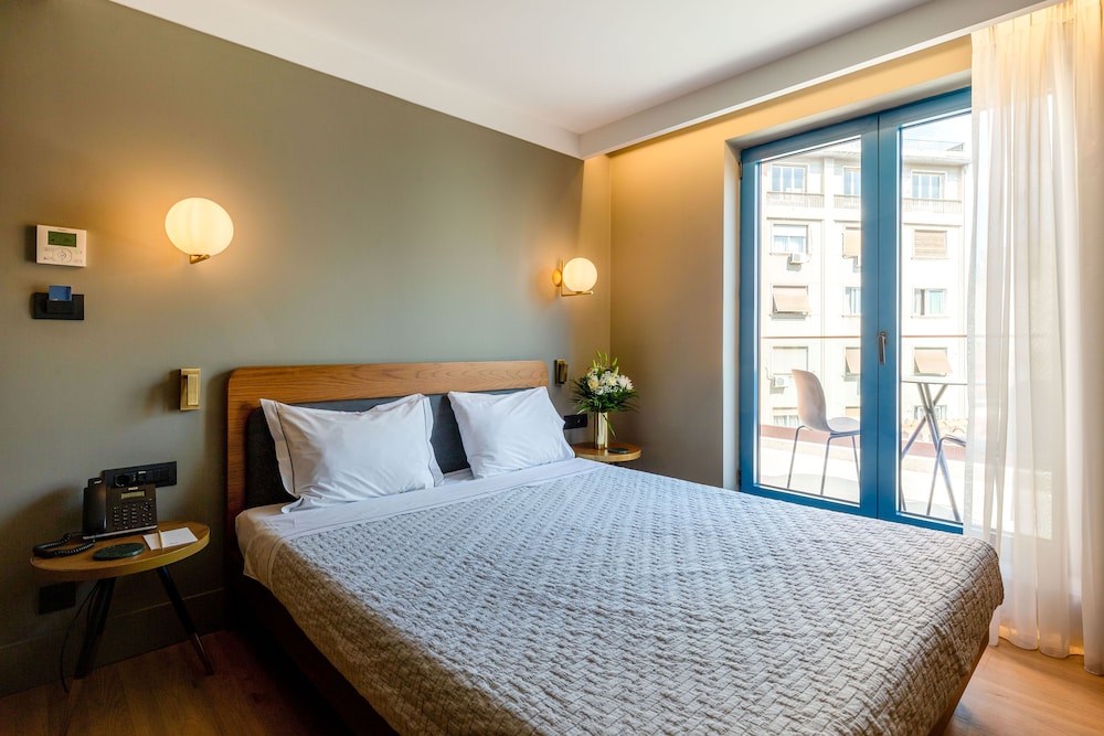 Homey Plus Suite with Balcony photo 2