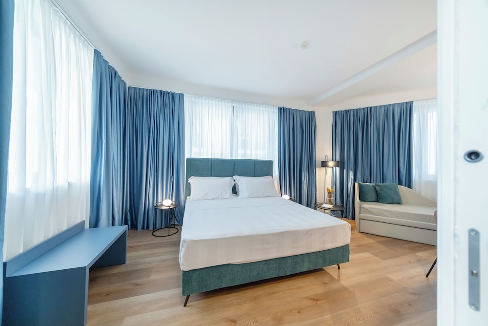 Junior Studio Suite, Non Smoking, City View