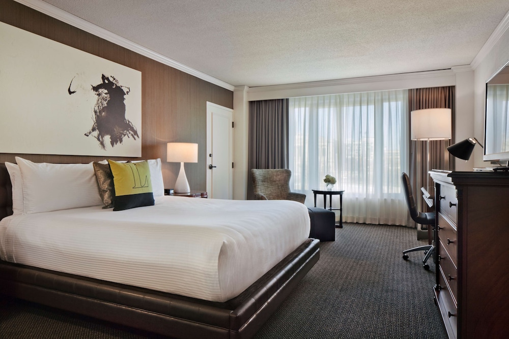 Room, 1 King Bed, Accessible, Park View (Hearing) - Photo 1