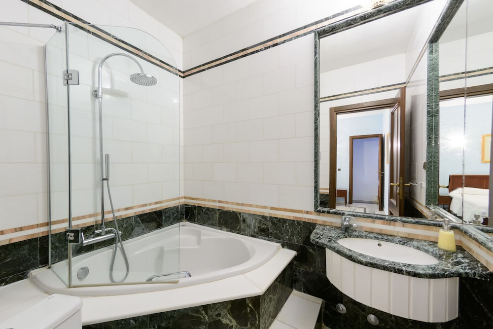 Executive Villa, 4 Bedrooms, Private Pool, Pool View (Artemis) photo 3