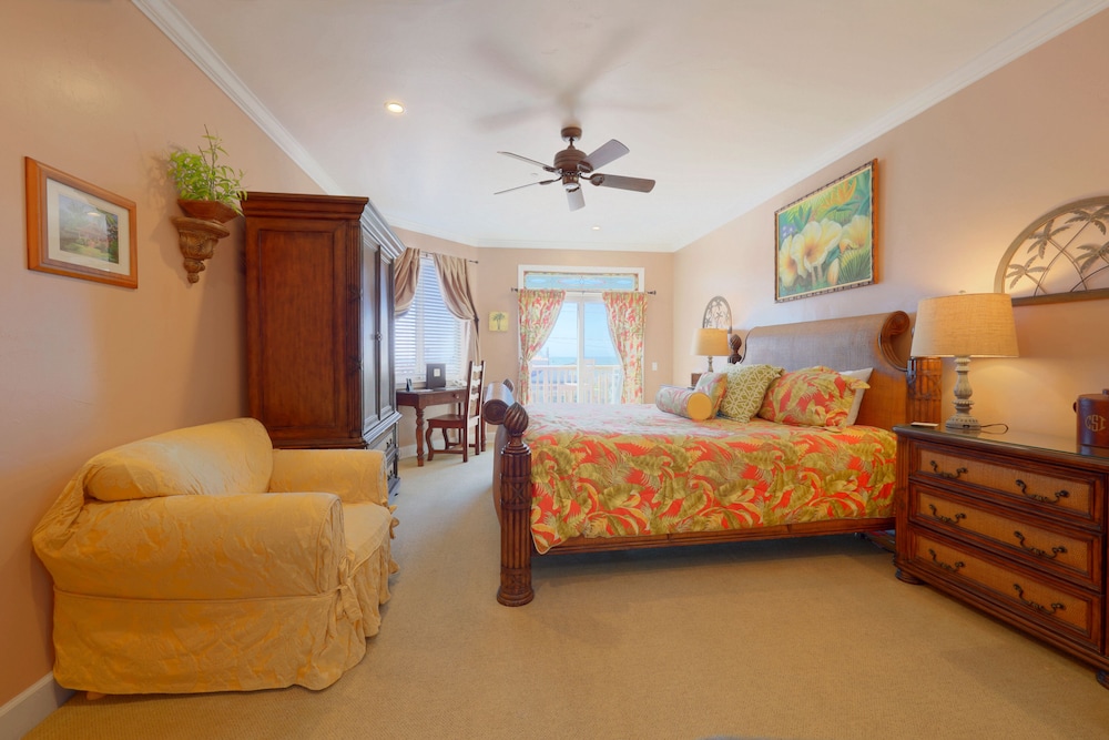 Deluxe Suite, 1 King Bed, Jetted Tub, Ocean View