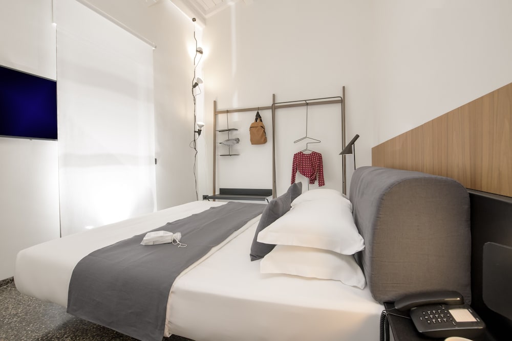Deluxe Double or Twin Room photo 1