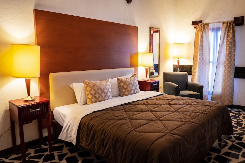 Standard Room, 1 King Bed