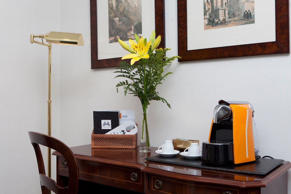 Suite - Photo 4