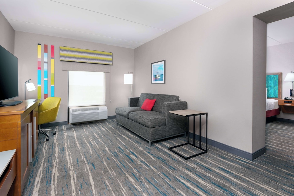 Suite, 1 King Bed, Non Smoking - Photo 1