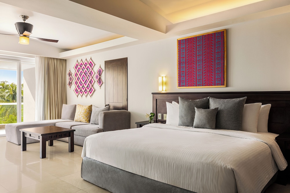 Junior Suite, 1 King Bed, Ocean View photo 3