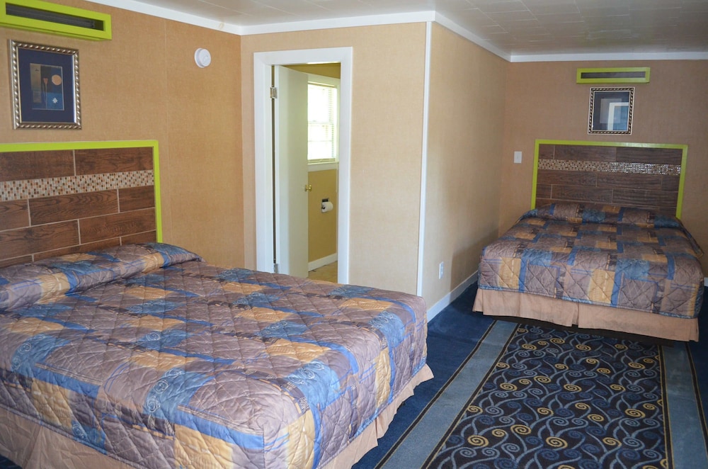 Room, 2 Queen Beds photo 2