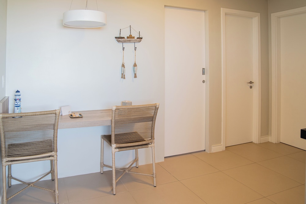 Family Room - Photo 7