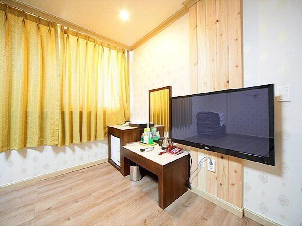 Standard Room photo 3