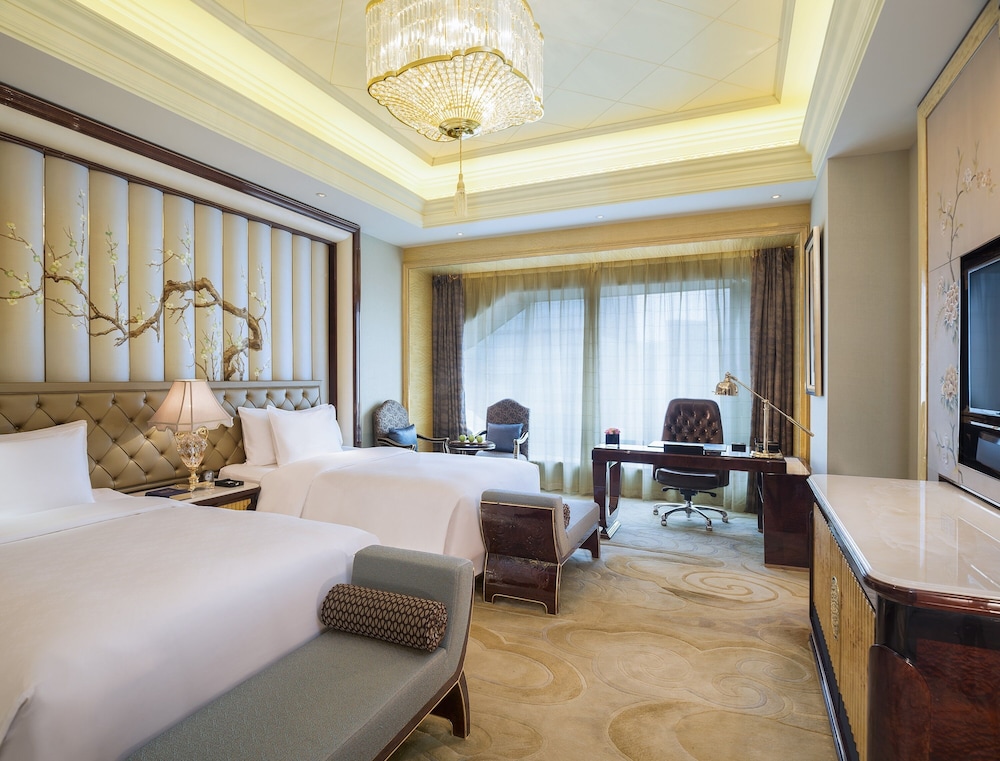 Grand Deluxe Twin Room