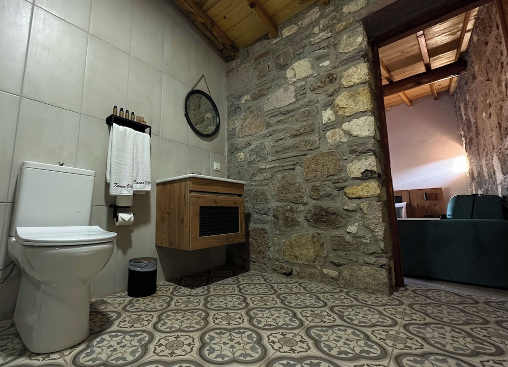 Basic Villa photo 3
