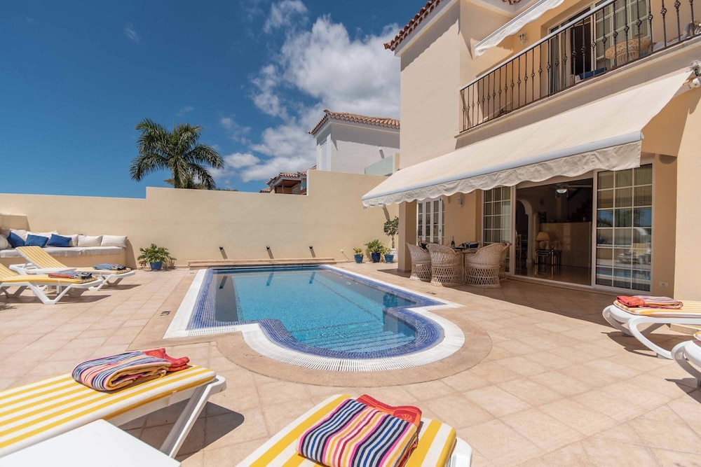 Villa (3 Bedrooms) photo 2