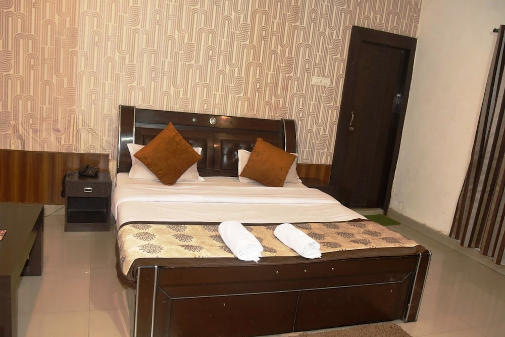 Deluxe Room - Photo 3