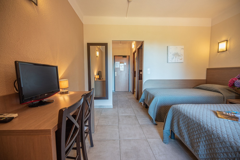 Triple Room - Photo 6