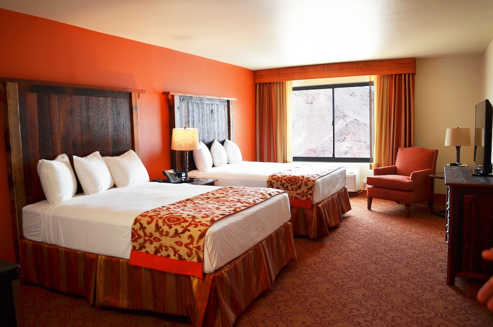 Deluxe Double Room, 2 Queen Beds, Lake View - Photo 1