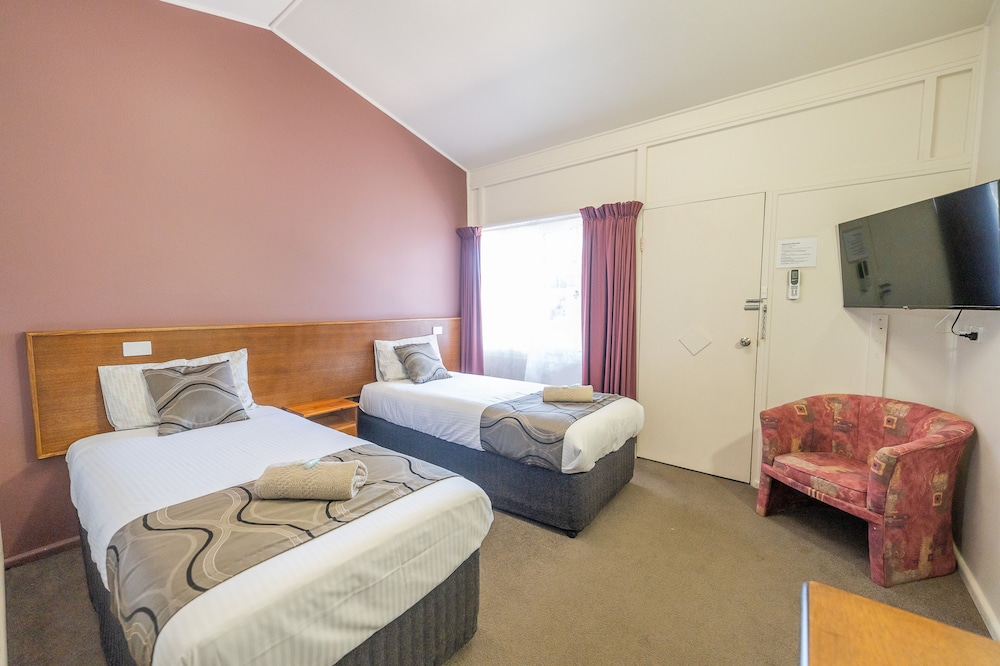 Standard Room, Non Smoking, Kitchenette (Two Room Suite) photo 3