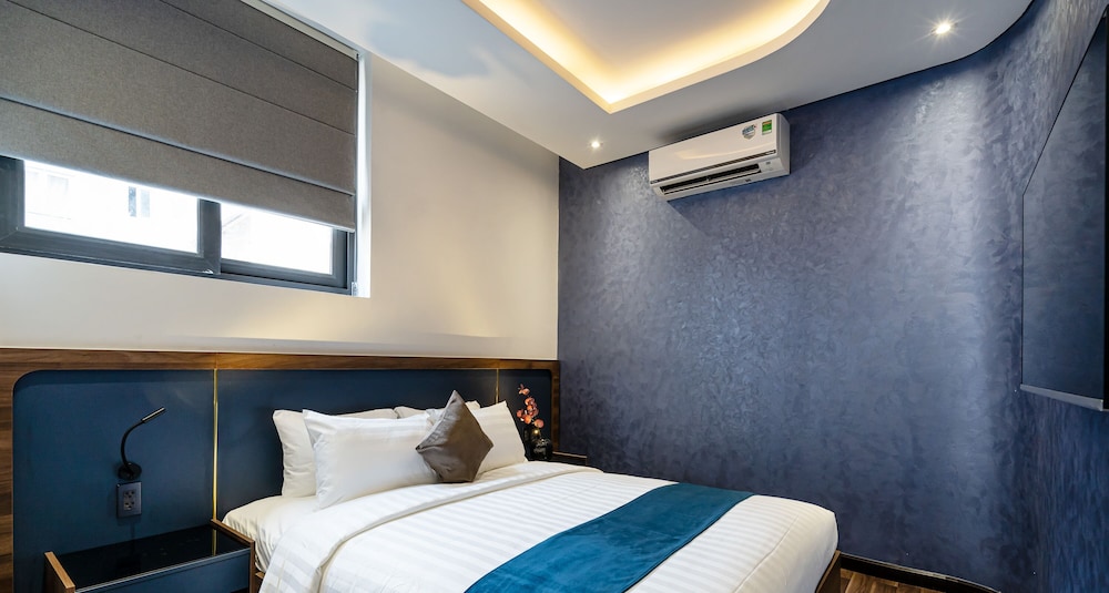Family Triple Room, 2 Queen Beds photo 3