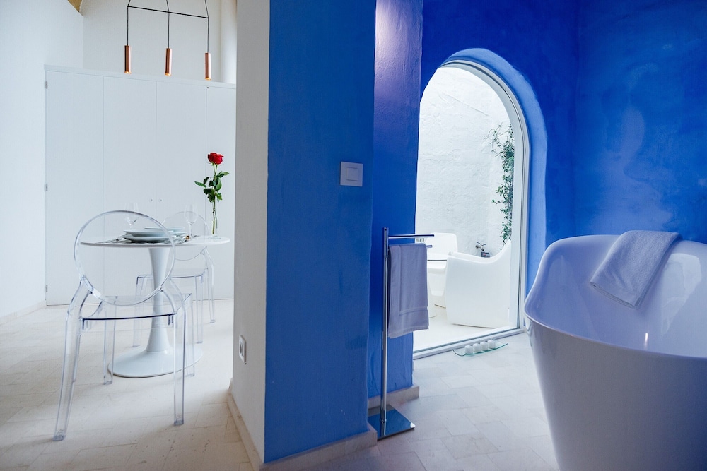 Deluxe Suite, Terrace - Photo 8