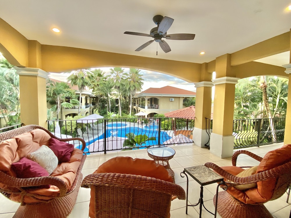 Panoramic Condo, Poolside