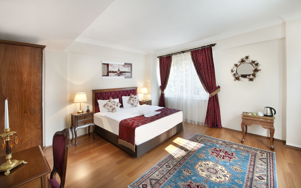 Deluxe Family Suite photo 2