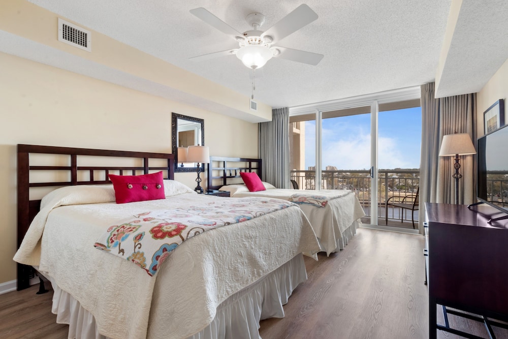 Condo, 3 Bedrooms