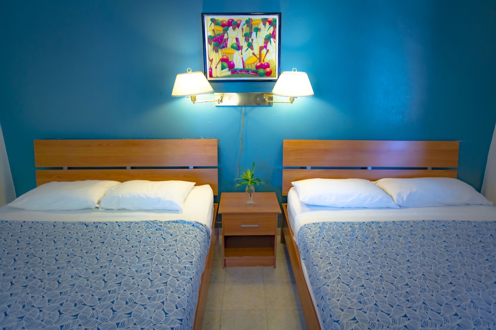 Room, 2 Queen Beds (with Air Conditioning)