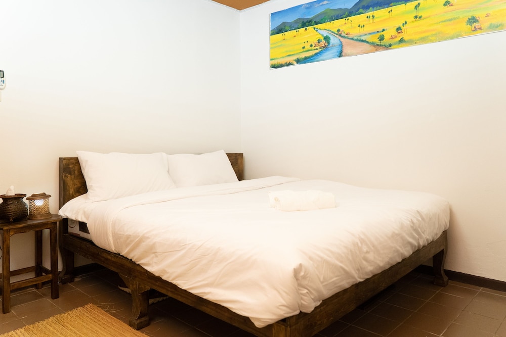 Standard Double Room with Private Bathroom - Photo 1