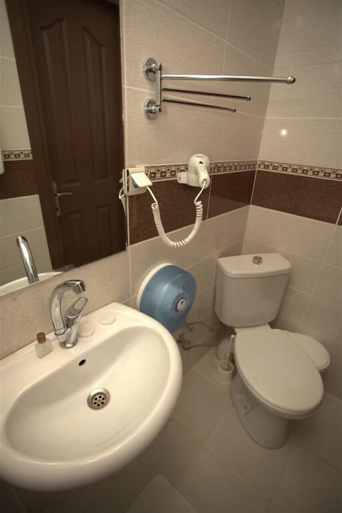 Standard Triple Room photo 2
