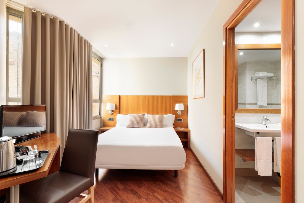 Standard Double Room Single Use photo 2