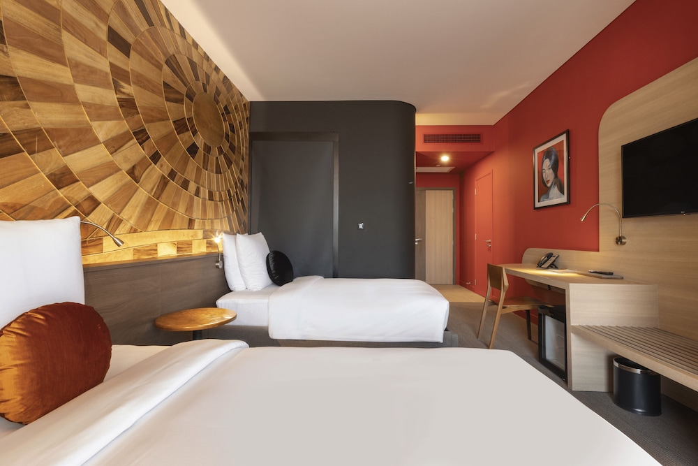 Deluxe Twin Room, City View photo 3
