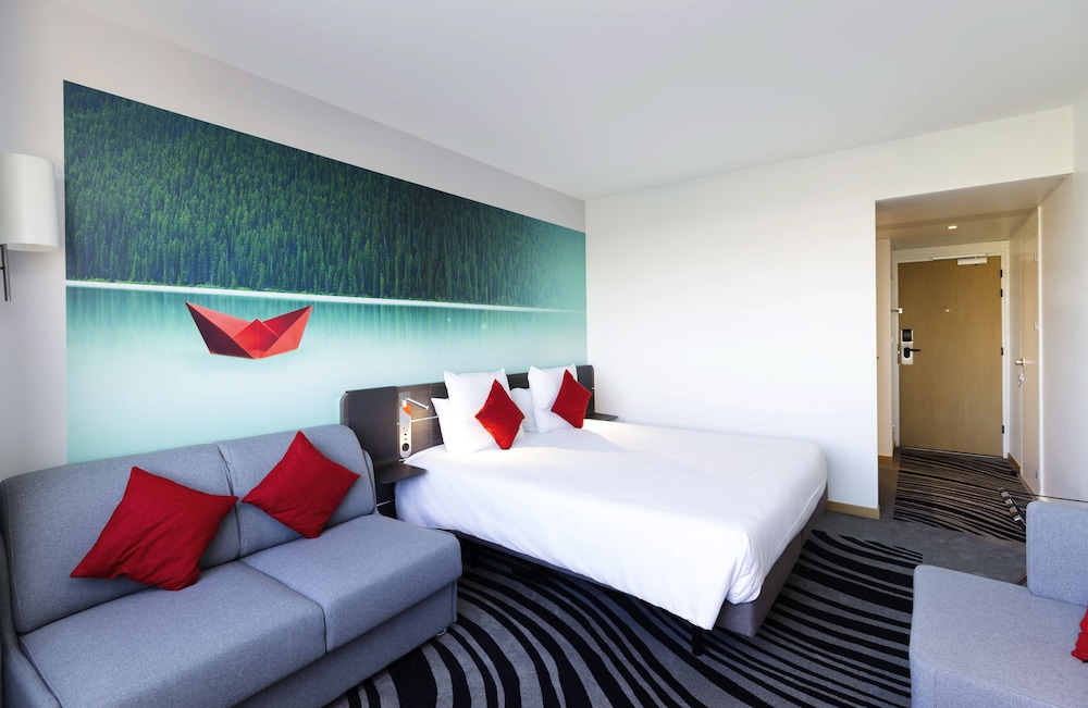 Room, 2 Bedrooms (2 Adjacent Rooms)
