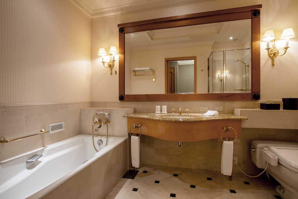 Club Authentic Deluxe Twin, Rainbow Bridge Side, Non Smoking (Executive Lounge Access)