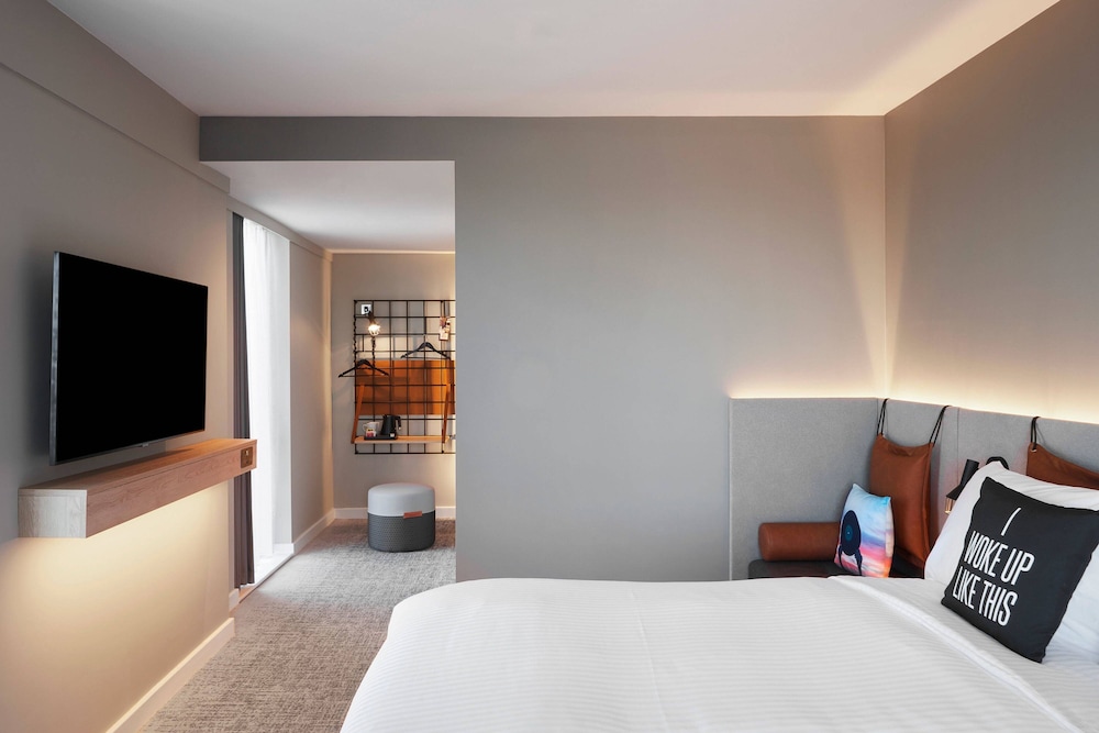 Room, 1 Queen Bed - Photo 8