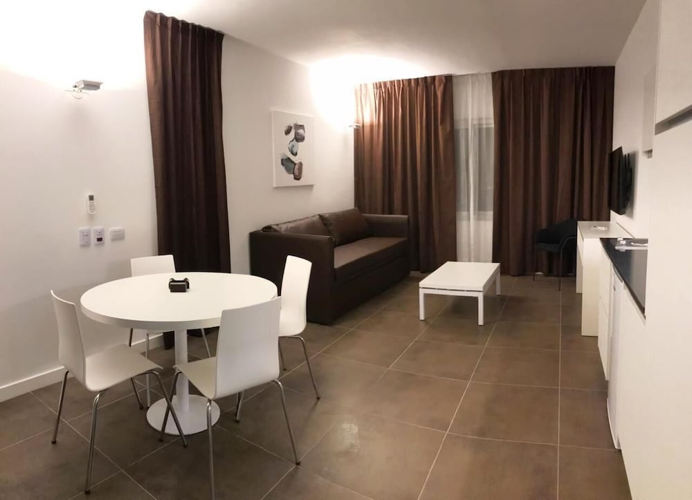 Deluxe Suite photo 2