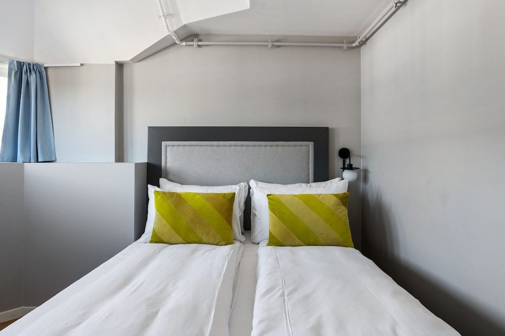 L 1 Bedroom Apartment, Sofa Bed - Duplex photo 1