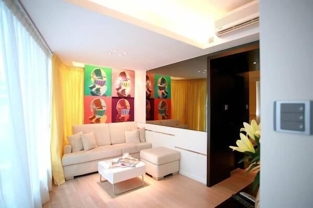 Suite, 1 Bedroom (Lower Floor)