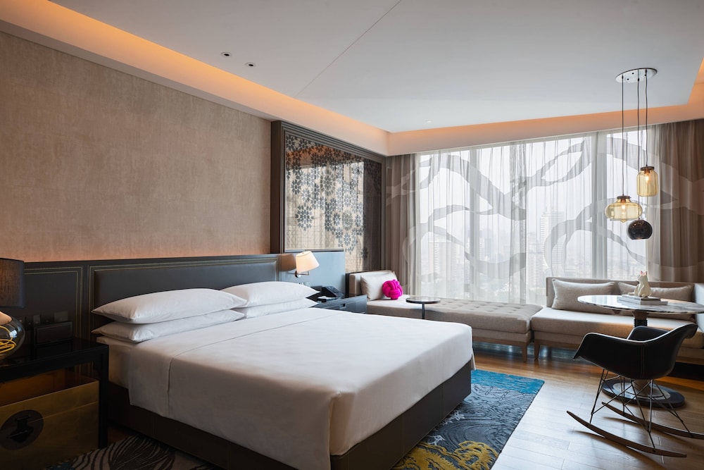 Room, 1 King Bed, City View