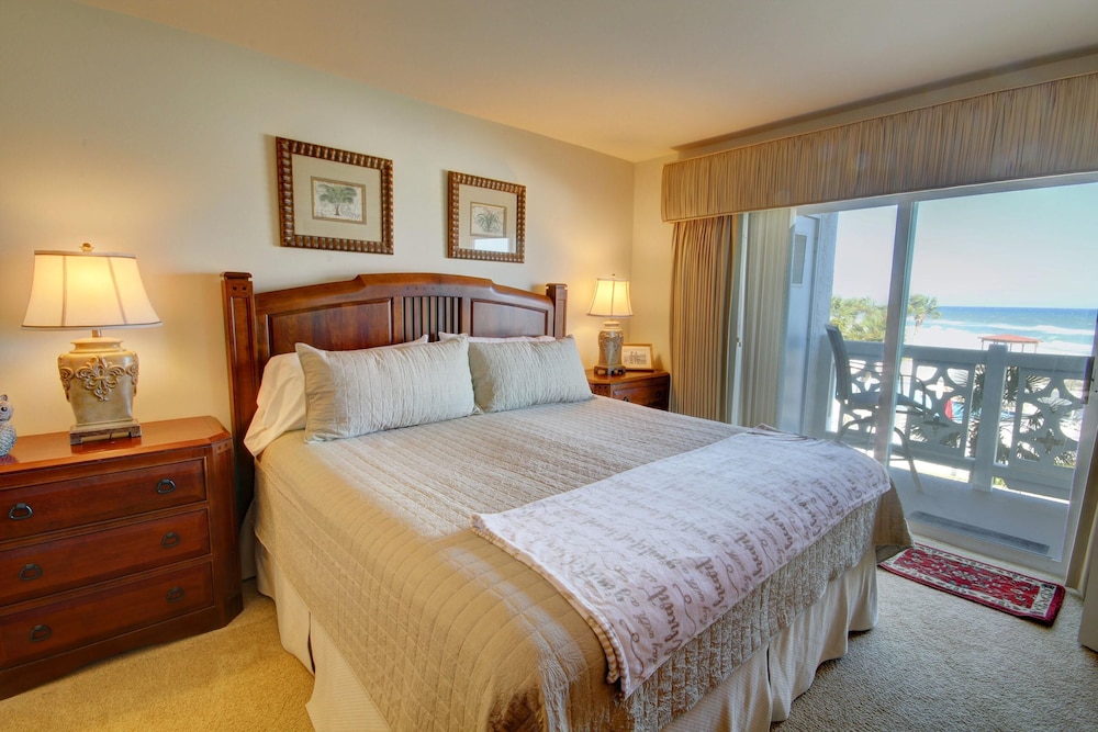 Condo, 2 Bedrooms