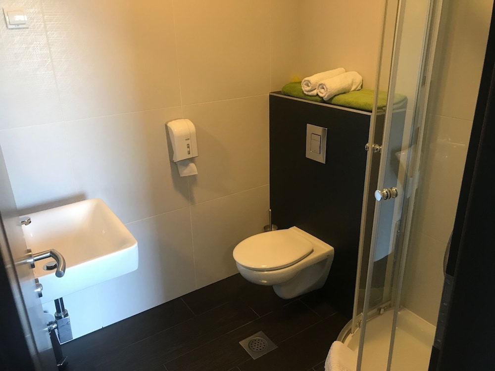 Standard Double Room (D1) photo 3