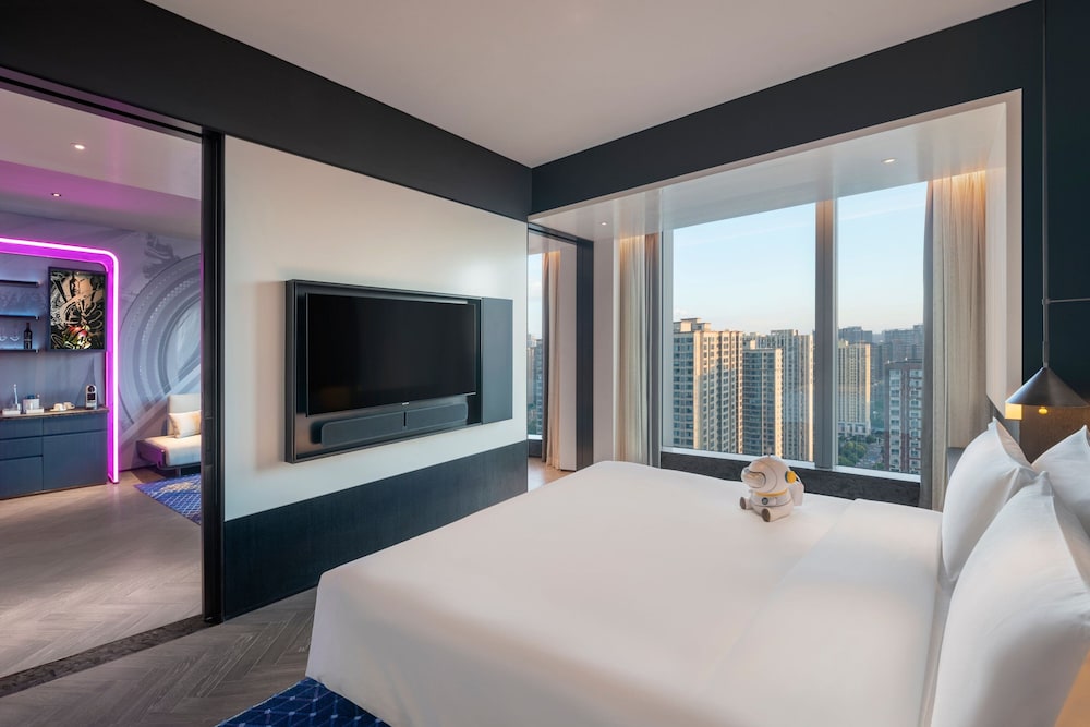 Fantastic Suite, Suite, 1 Bedroom, City View - Photo 1