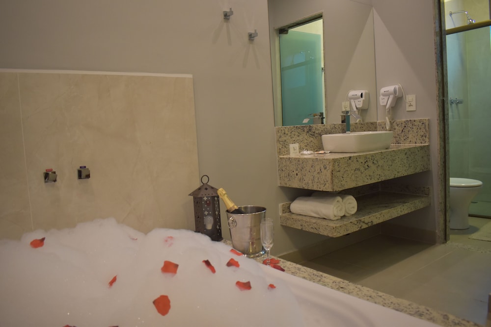 Deluxe Room - Photo 3