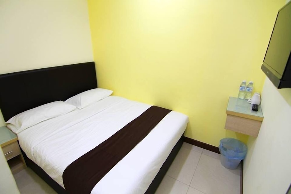 Standard Room, No Windows photo 3