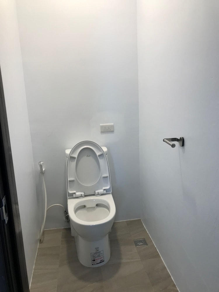 Quadruple Room, Shared Bathroom - Photo 3
