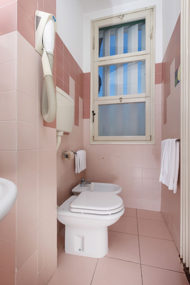 Classic Triple Room, Balcony - Photo 10