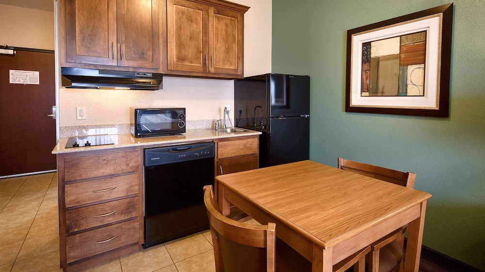 Suite, 1 King Bed, Non Smoking, Refrigerator & Microwave