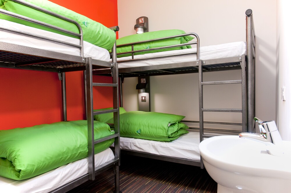Room (6 Bed Private) photo 2