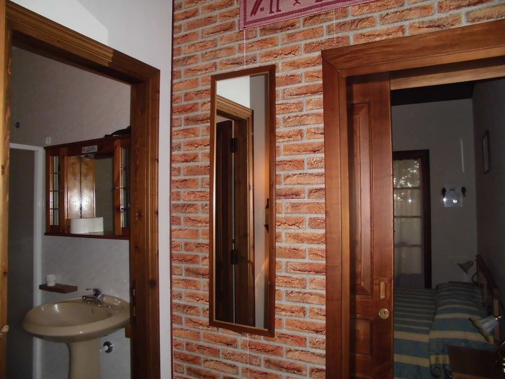 Classic Triple Room photo 2