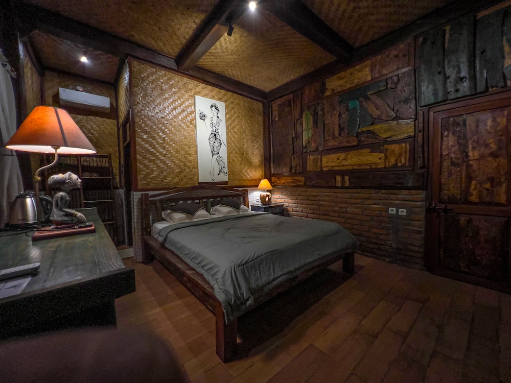 1 Bedroom Suite (with AC)